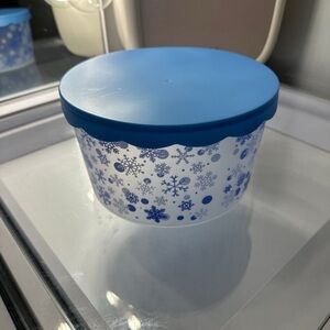 Cookie storage container